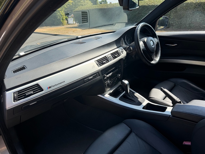 BMW 318i M Sport Saloon 2.0 Automatic Petrol