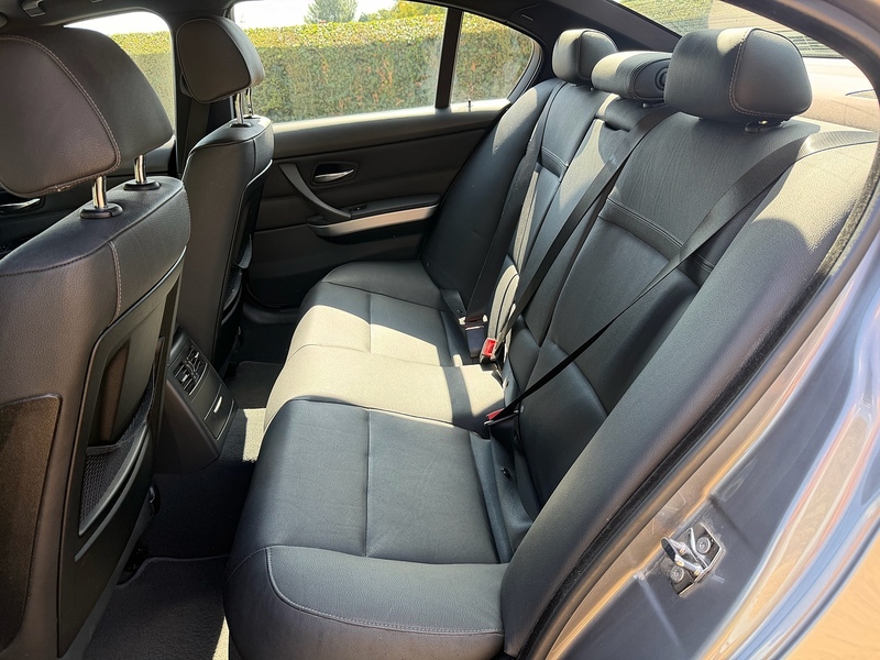 BMW 318i M Sport Saloon 2.0 Automatic Petrol