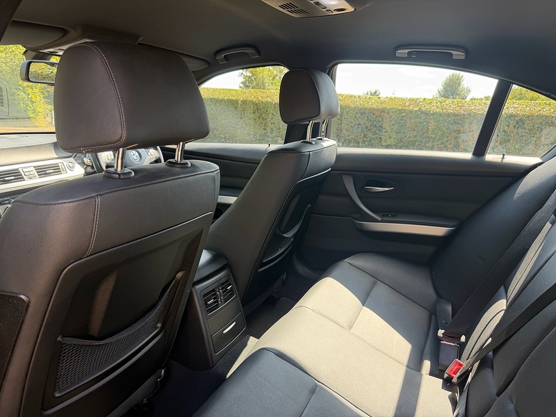 BMW 318i M Sport Saloon 2.0 Automatic Petrol
