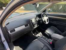 Mitsubishi Outlander h GX4h 