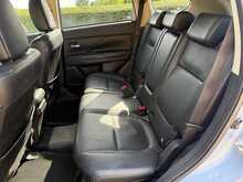 Mitsubishi Outlander h GX4h 