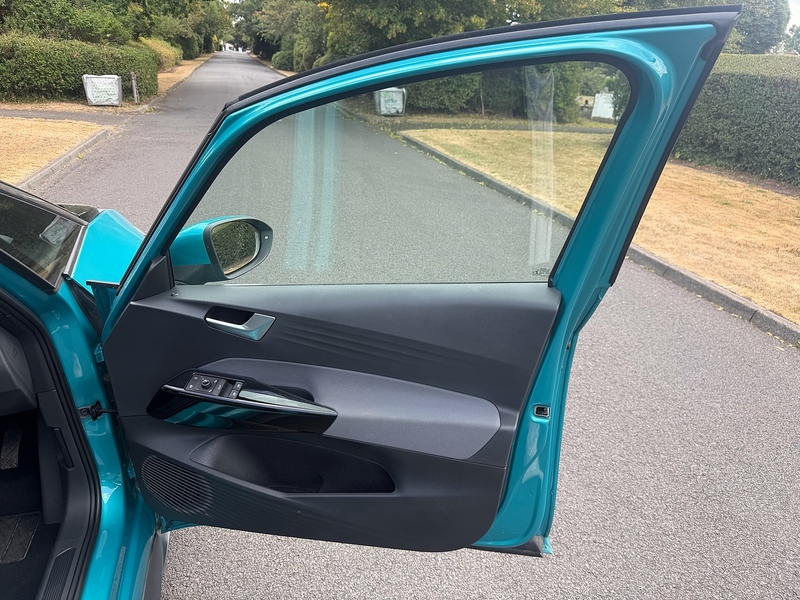 Volkswagen Pro Life Hatchback 0.0 Automatic Electric