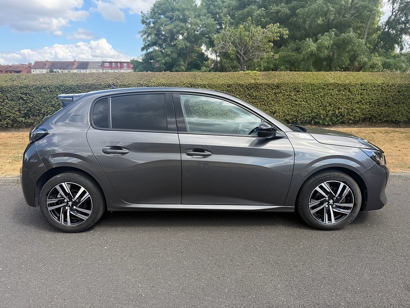 Peugeot PureTech Allure Premium + Hatchback 1.2 Manual Petrol