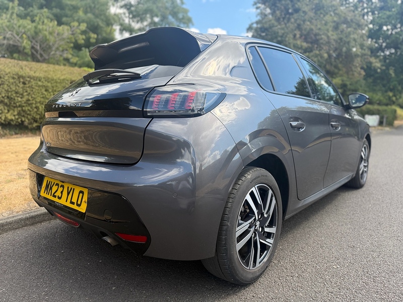 Peugeot PureTech Allure Premium + Hatchback 1.2 Manual Petrol