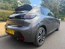 Peugeot 208 PureTech Allure Premium + 