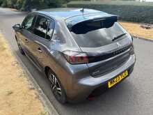 Peugeot 208 PureTech Allure Premium + 