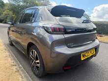 Peugeot 208 PureTech Allure Premium + 
