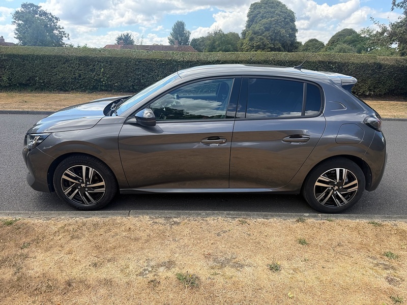 Peugeot PureTech Allure Premium + Hatchback 1.2 Manual Petrol