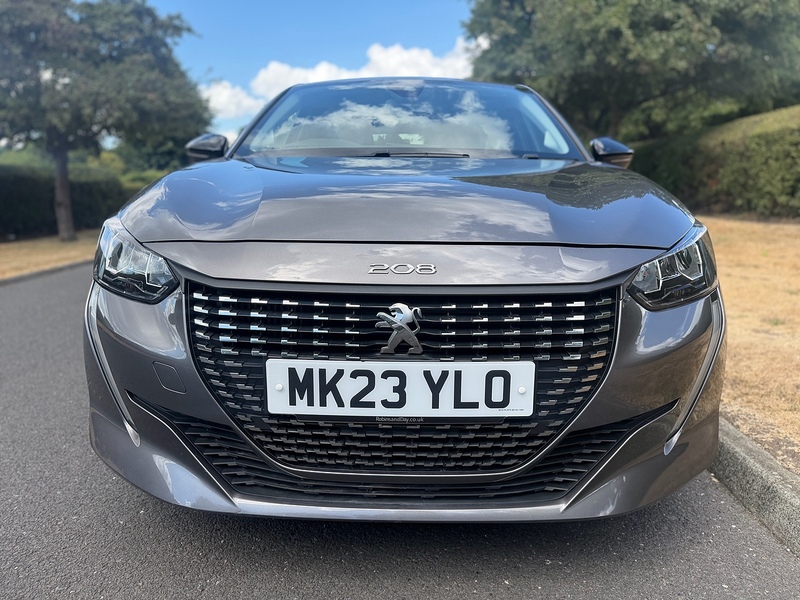 Peugeot PureTech Allure Premium + Hatchback 1.2 Manual Petrol