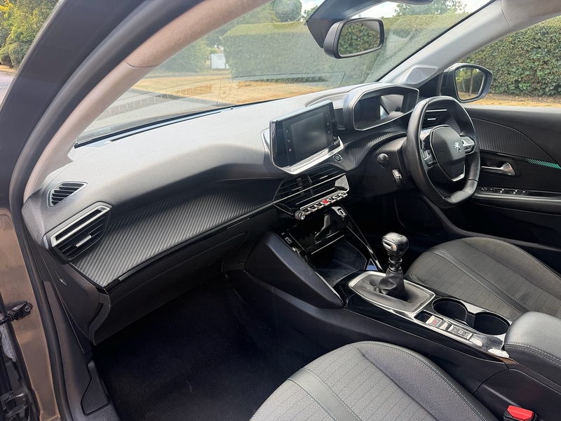 Peugeot PureTech Allure Premium + Hatchback 1.2 Manual Petrol