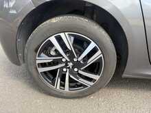 Peugeot 208 PureTech Allure Premium + 