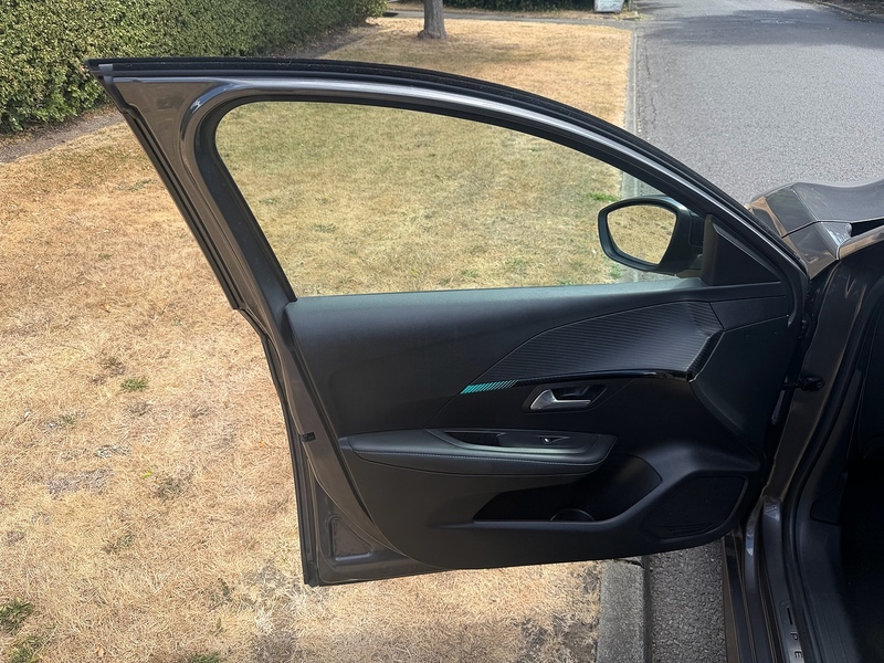 Peugeot PureTech Allure Premium + Hatchback 1.2 Manual Petrol