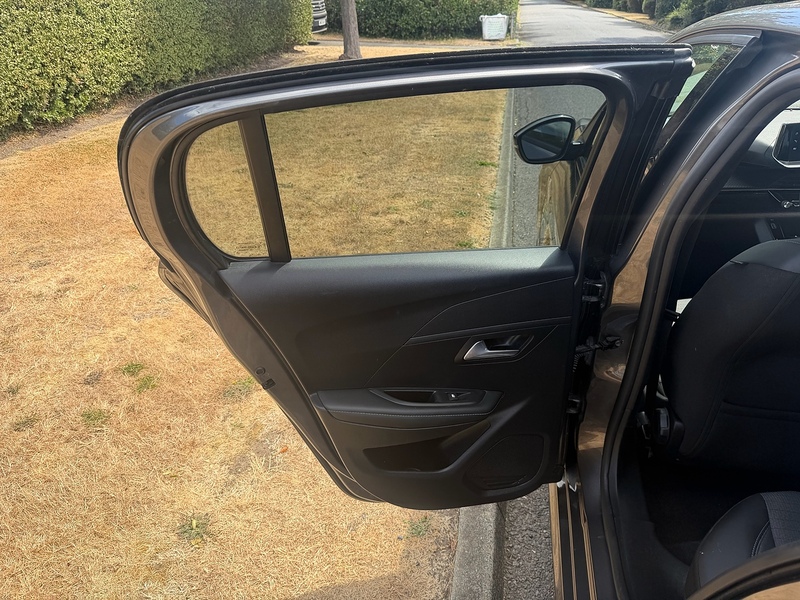 Peugeot PureTech Allure Premium + Hatchback 1.2 Manual Petrol