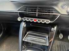 Peugeot 208 PureTech Allure Premium + 