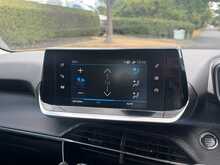 Peugeot 208 PureTech Allure Premium + 