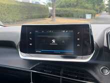 Peugeot 208 PureTech Allure Premium + 