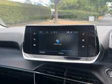 Peugeot 208 PureTech Allure Premium + 