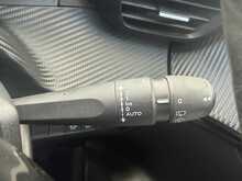 Peugeot 208 PureTech Allure Premium + 