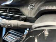 Peugeot 208 PureTech Allure Premium + 