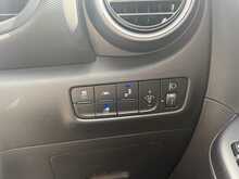 Hyundai KONA Premium 