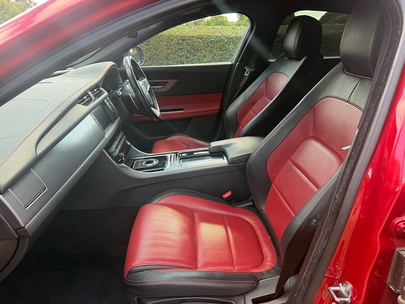 Jaguar d R-Sport Saloon 2.0 Automatic Diesel