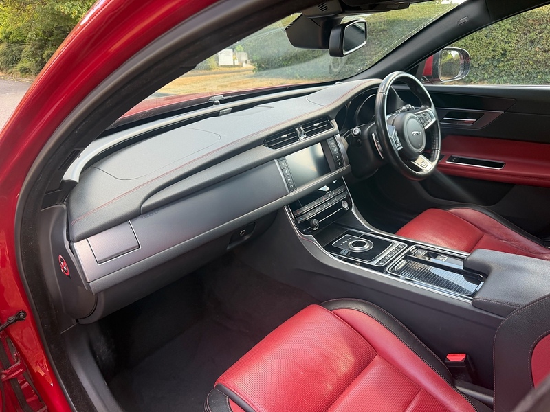 Jaguar d R-Sport Saloon 2.0 Automatic Diesel