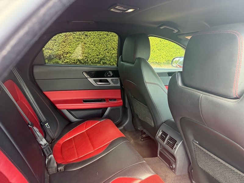 Jaguar d R-Sport Saloon 2.0 Automatic Diesel