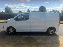 Vauxhall Vivaro Turbo D 2700 Sportive 