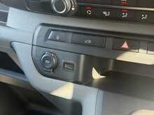 Vauxhall Vivaro Turbo D 2700 Sportive 