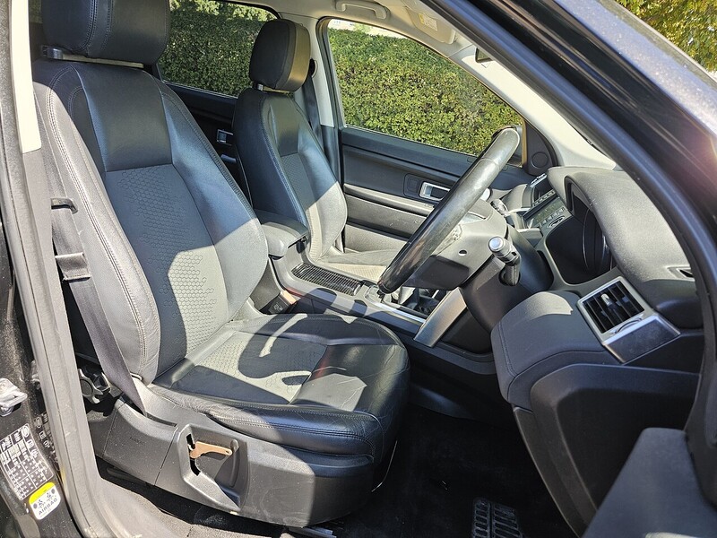 Land Rover 2.2 SD4 SE Tech SUV 5dr Diesel Manual 4WD Euro 5 (s/s) (190 ps)