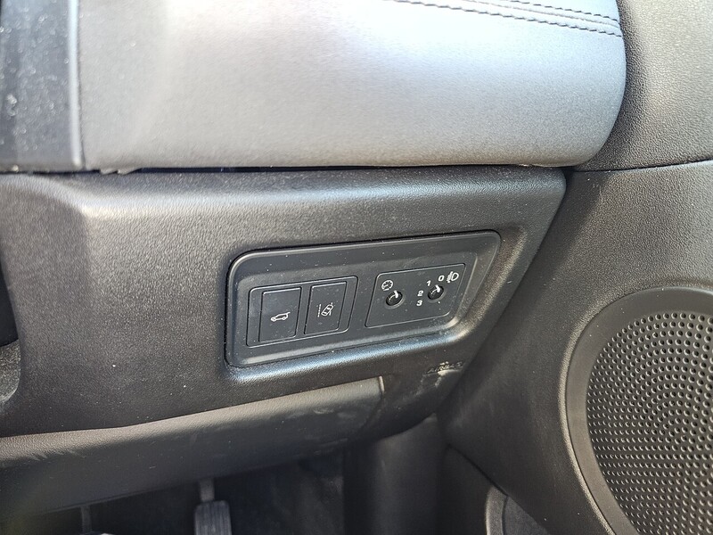 Land Rover 2.2 SD4 SE Tech SUV 5dr Diesel Manual 4WD Euro 5 (s/s) (190 ps)