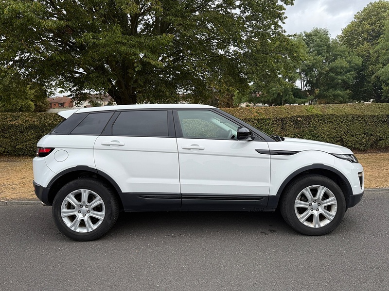 Land Rover eD4 SE Tech SUV 2.0 Manual Diesel