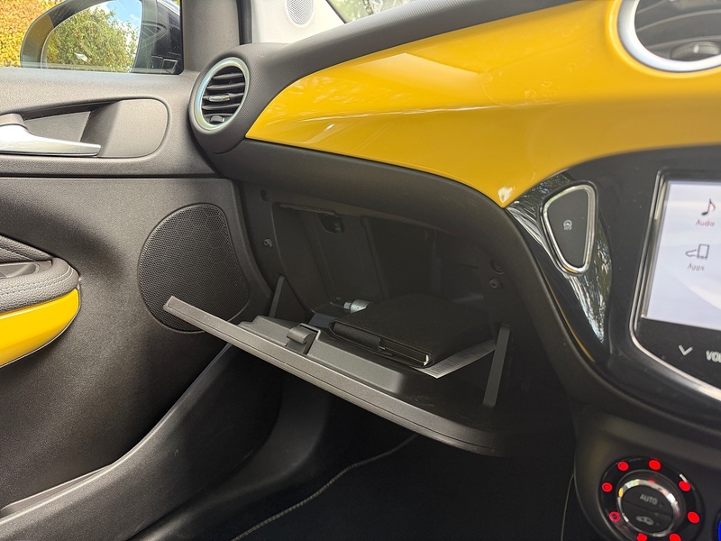 Vauxhall SLAM Hatchback 1.4 Manual Petrol