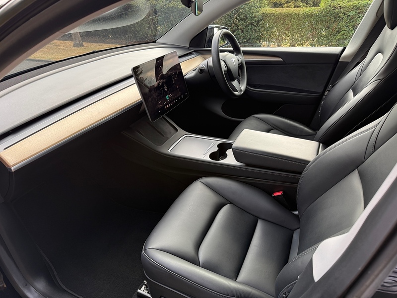 Tesla Long Range SUV 0.0 Automatic Electric