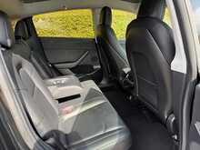 Tesla Model Y Long Range 