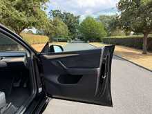 Tesla Model Y Long Range 