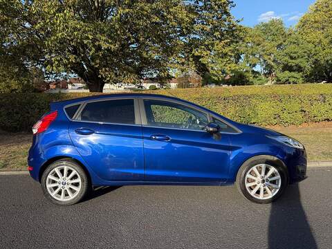 T EcoBoost Titanium Hatchback 1.0 Manual Petrol