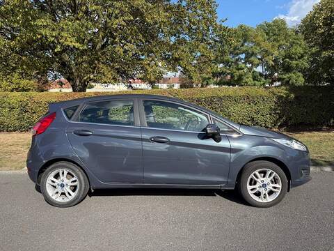 Zetec Hatchback 1.0 Manual Petrol