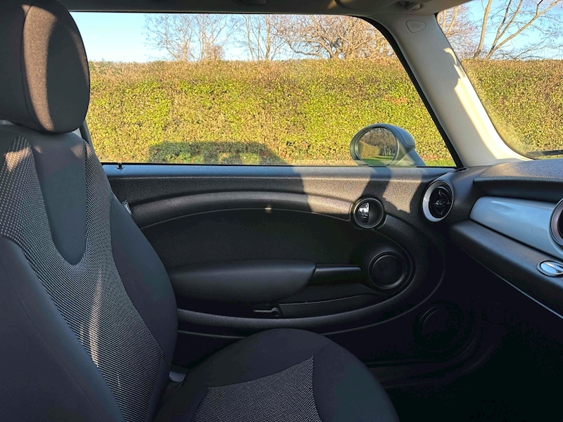 MINI One Hatchback 1.6 Manual Petrol