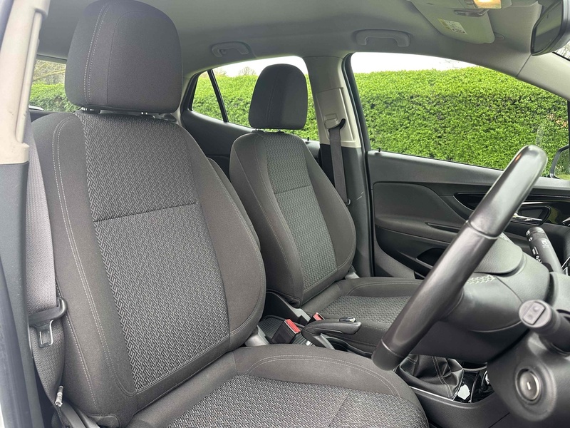 Vauxhall i Turbo ecoTEC Design Nav SUV 1.4 Manual Petrol