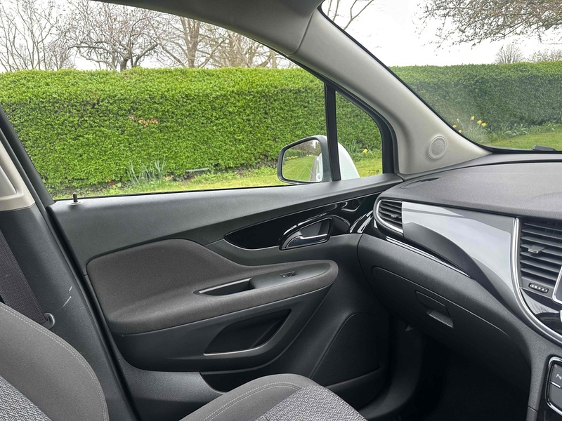 Vauxhall i Turbo ecoTEC Design Nav SUV 1.4 Manual Petrol