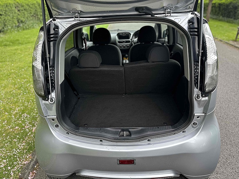 Mitsubishi Hatchback 0.0 Automatic Electric