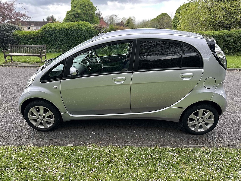 Mitsubishi Hatchback 0.0 Automatic Electric