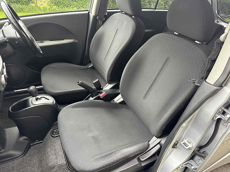 Mitsubishi Hatchback 0.0 Automatic Electric