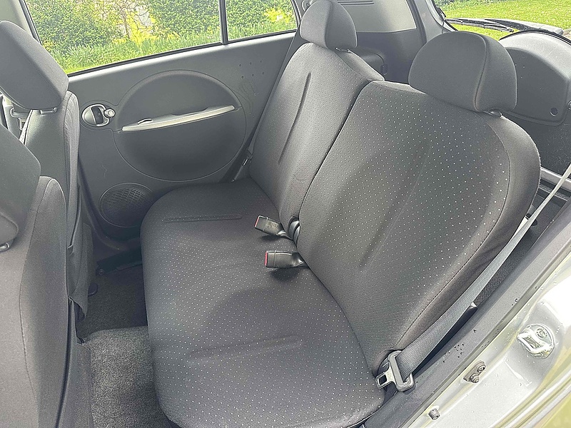 Mitsubishi Hatchback 0.0 Automatic Electric