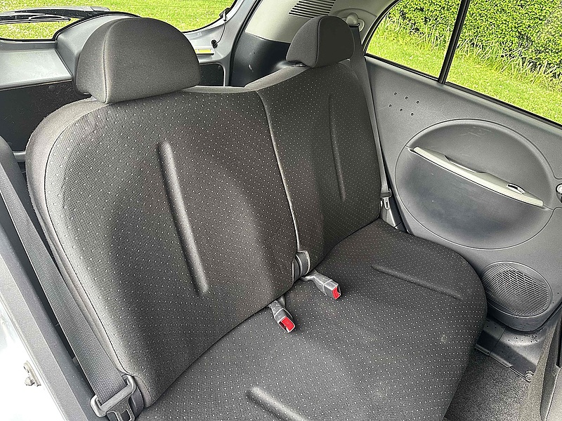 Mitsubishi Hatchback 0.0 Automatic Electric