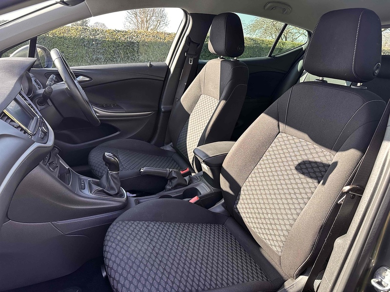 Vauxhall Turbo D Business Edition Nav Hatchback 1.5 Manual Diesel