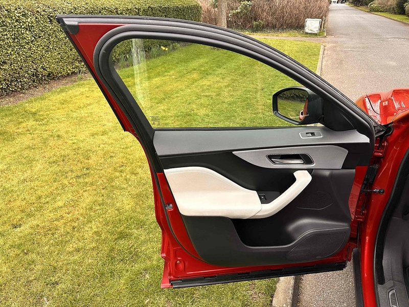 Jaguar D180 R-Sport SUV 2.0 Automatic Diesel