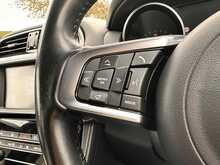 Jaguar F-PACE D180 R-Sport 