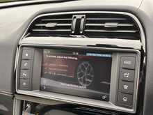 Jaguar F-PACE D180 R-Sport 